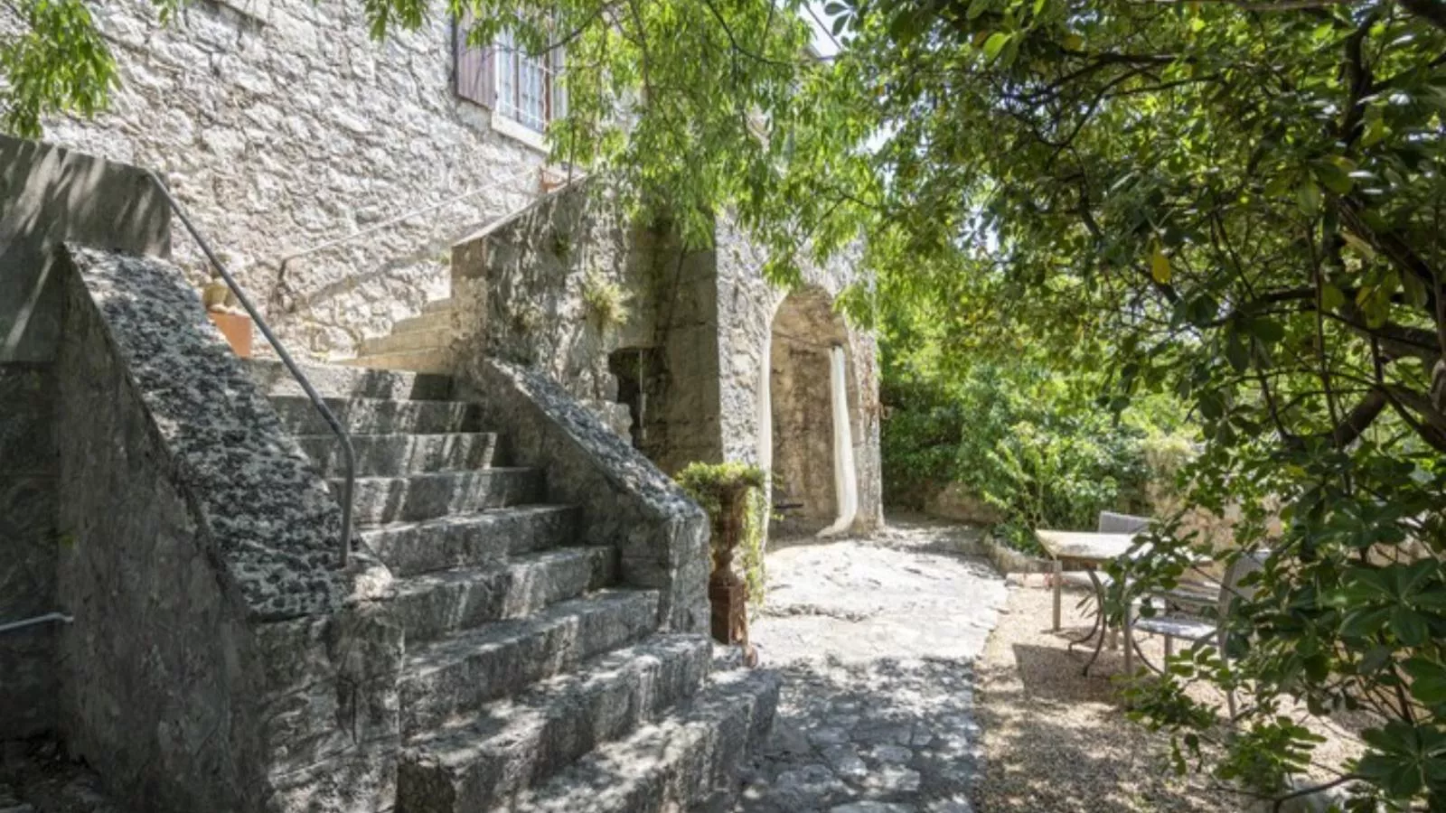 Grenadiers-Hal-ontvangst