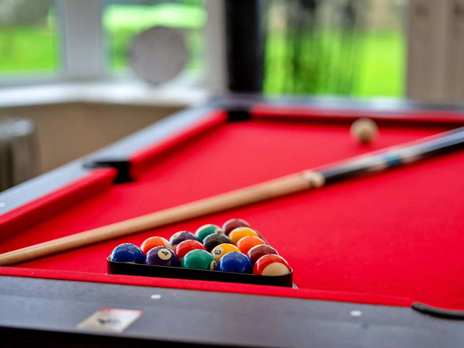 Nicely Tucked Away Cottage-Binnen