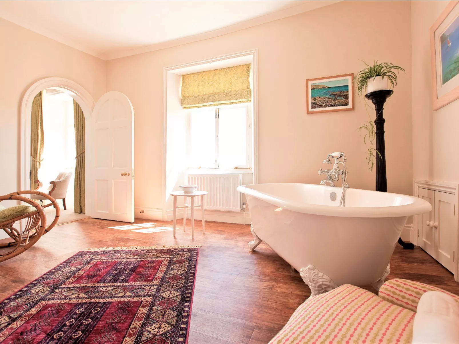 Historic Castle on River Tamar-Binnen