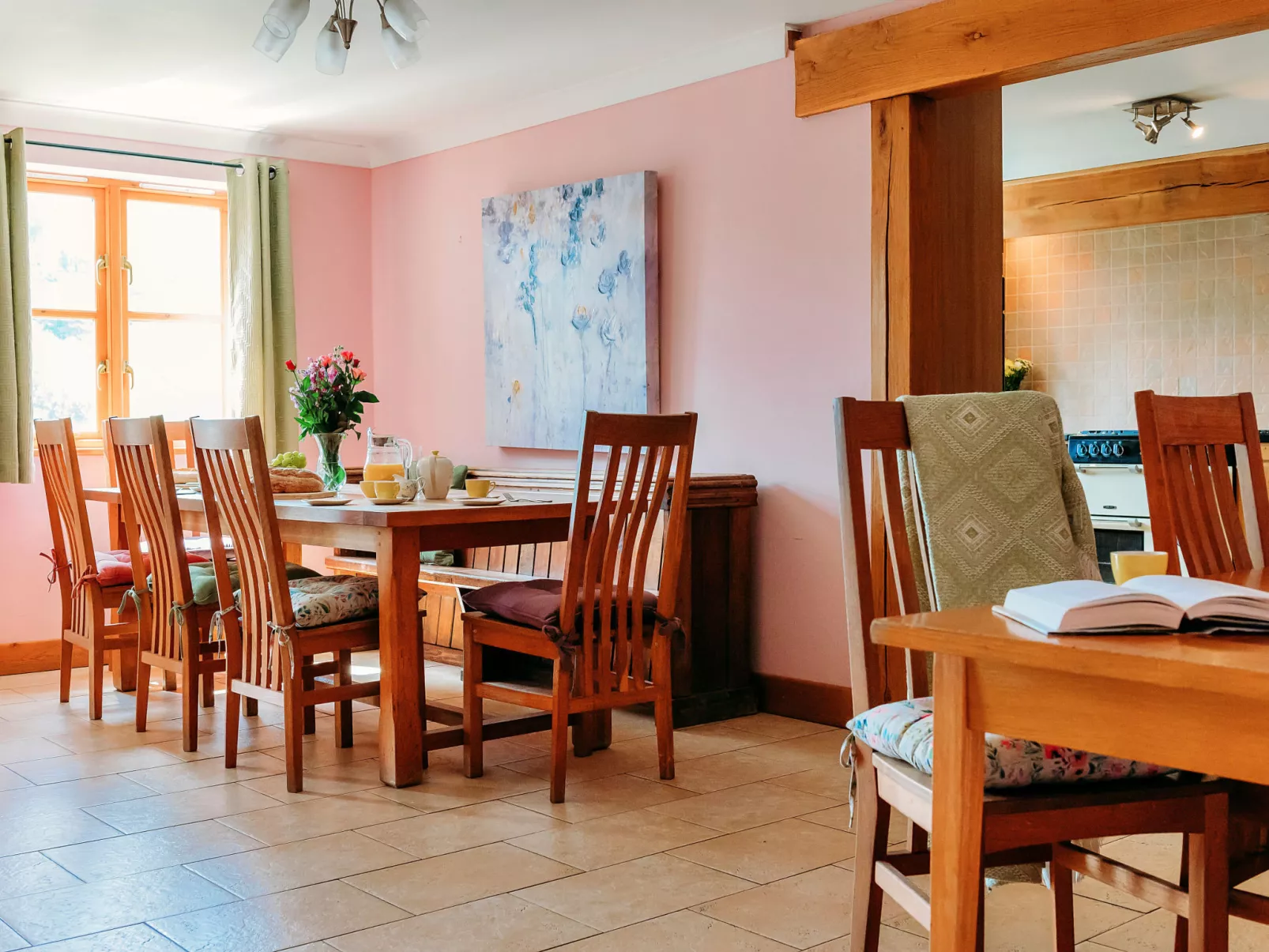 The Welsh Farmhouse-Binnen