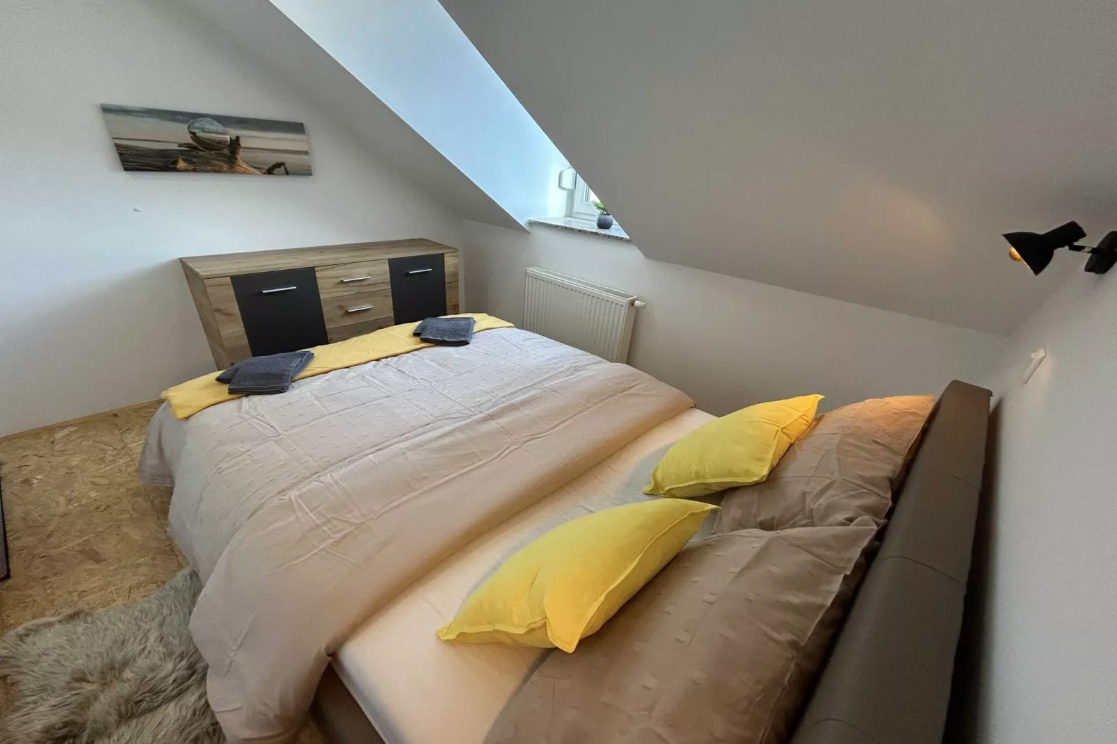 City Modern and Vibrant Apartments Ljubljana - Standard One Bedroom Apartment (owner A3)-Slaapkamer