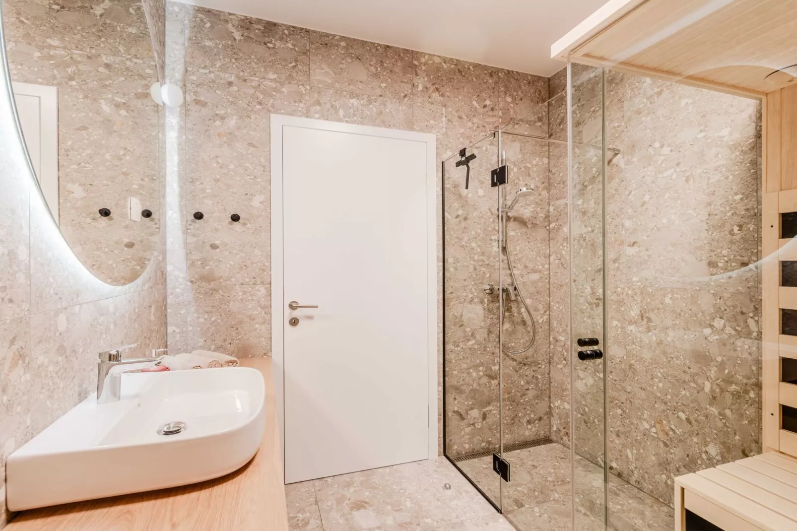 Bovec Chic Apartment with Sauna - One Bedroom Apartment with Balcony-Badkamer