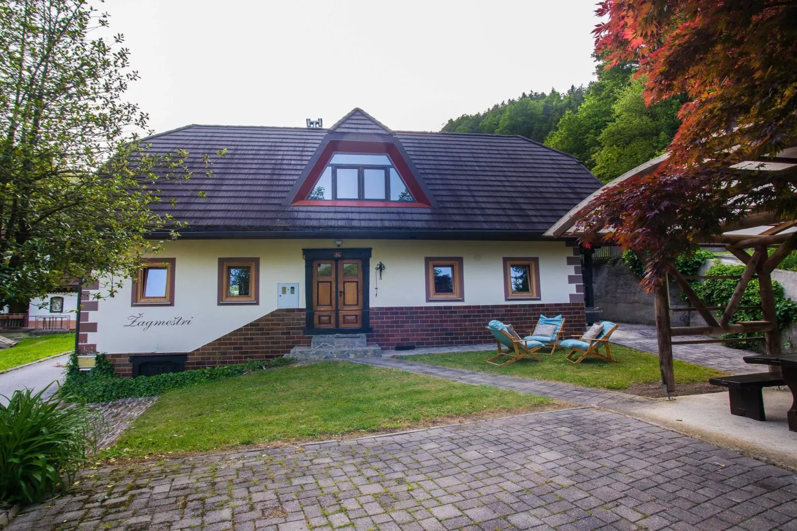 Rustic Authentic Holiday Home with Terrace and Wood Stove - Three Bedroom Holiday Home with Terrace-Buitenlucht