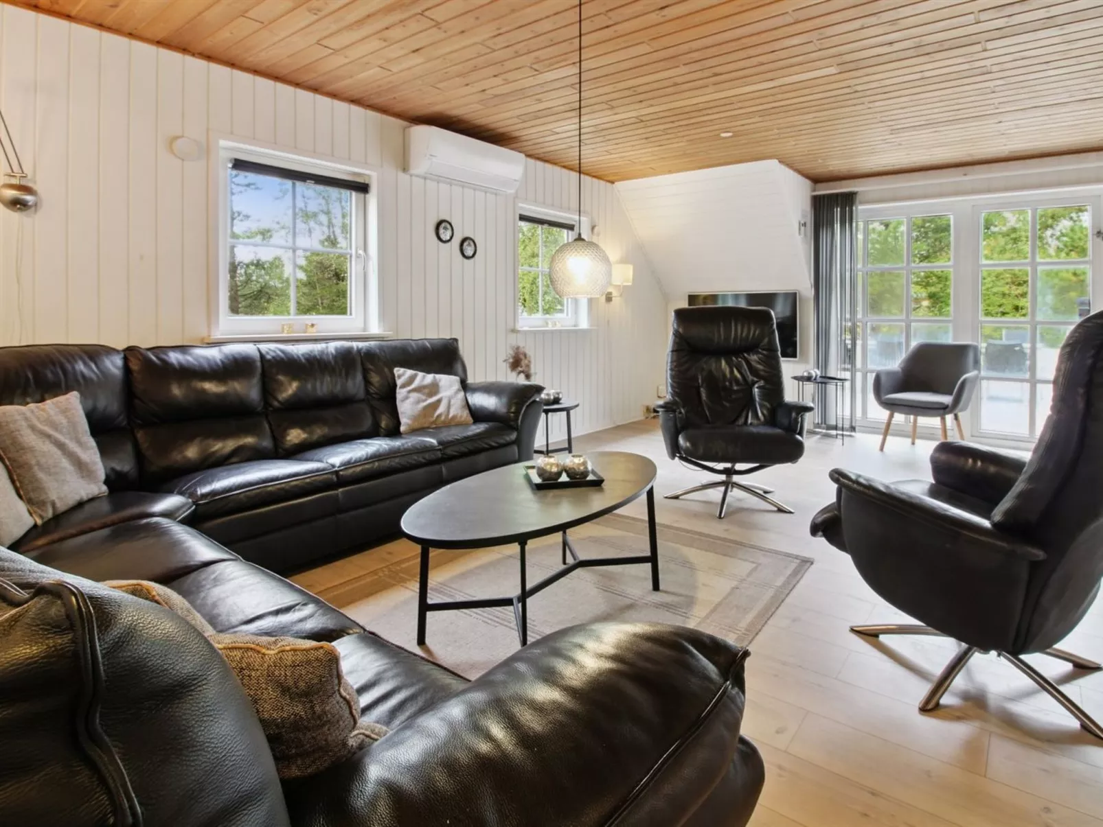 "Alvina" - 3.2km from the sea-Binnen