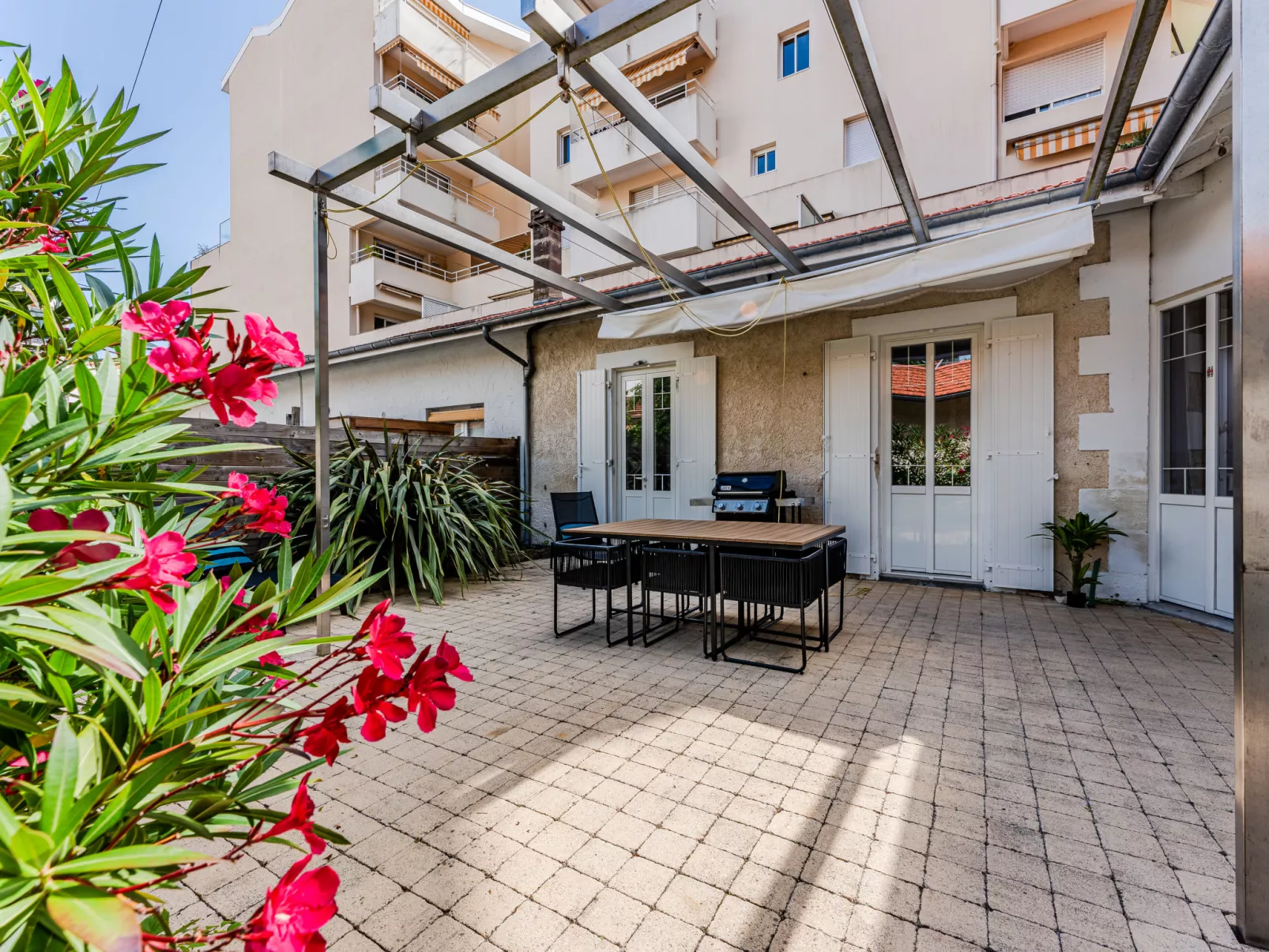 Côté Bassin-Buiten