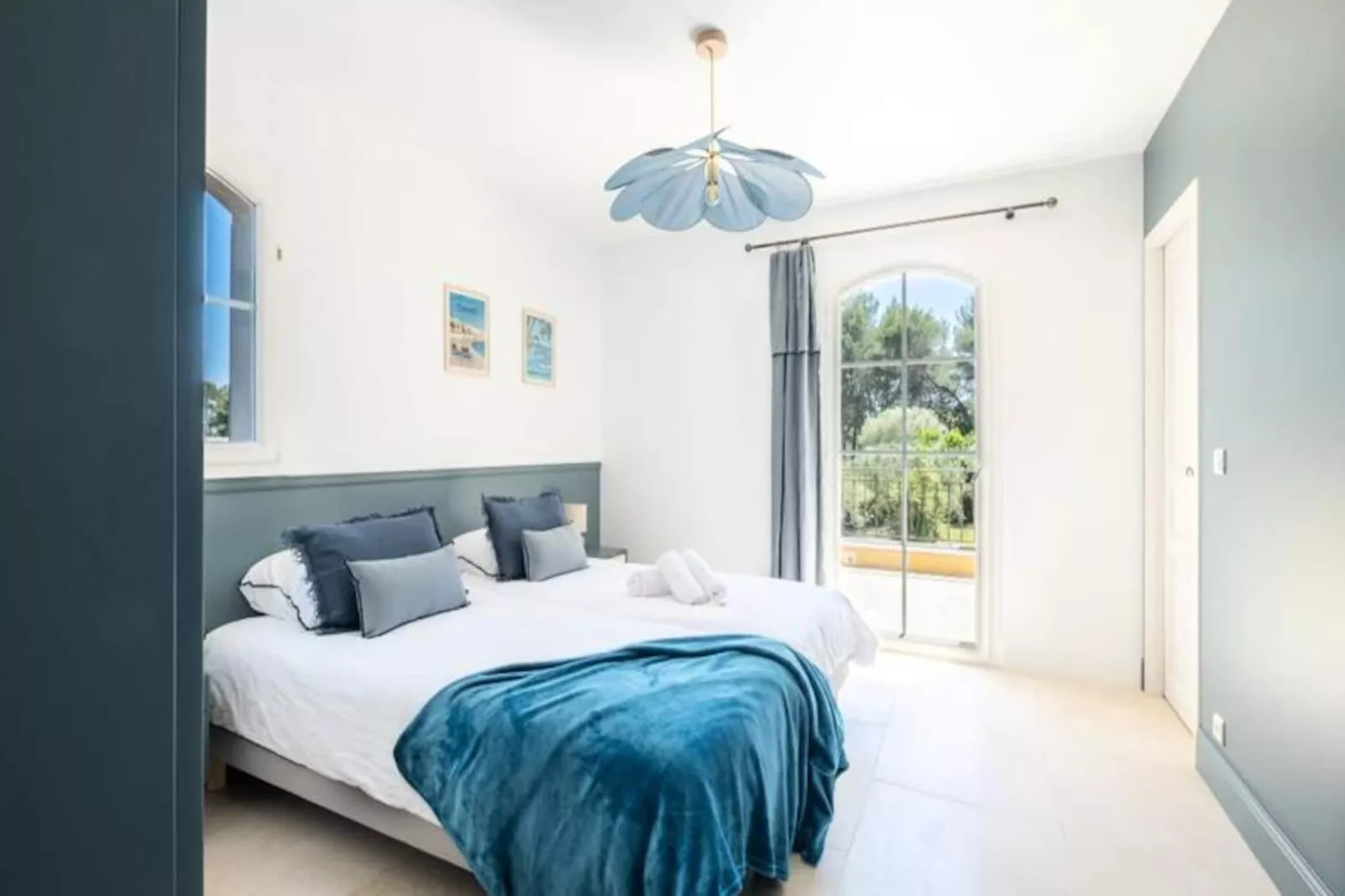 Résidence Bijou De 280m2 Et Piscine à Débordement Au Calme Absolu-Niet-getagd