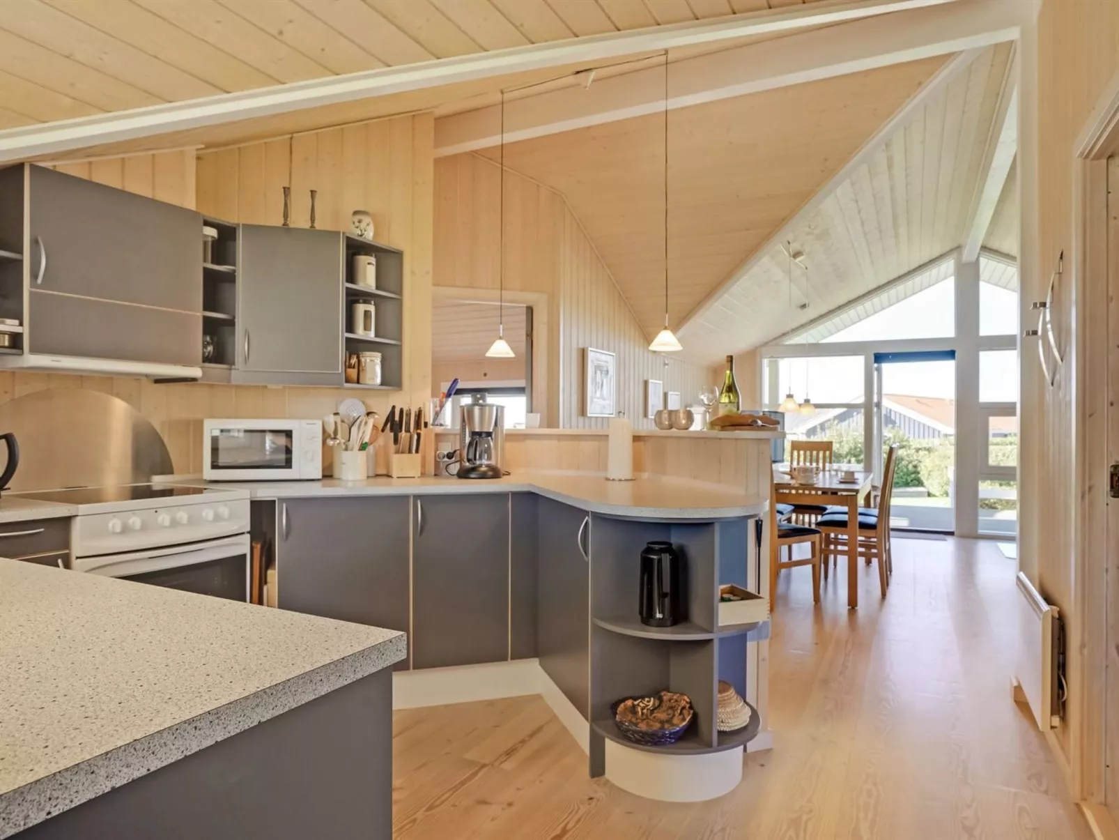 "Brynjolf" - 350m to the fjord-Binnen