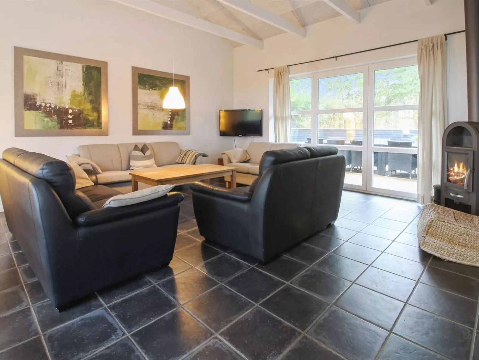 "Svanborg" - 3.7km from the sea-Binnen