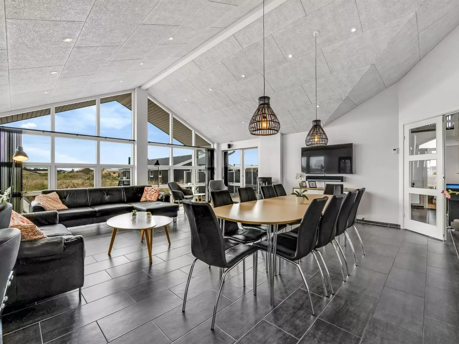 "Ennie" -  from the sea-Binnen