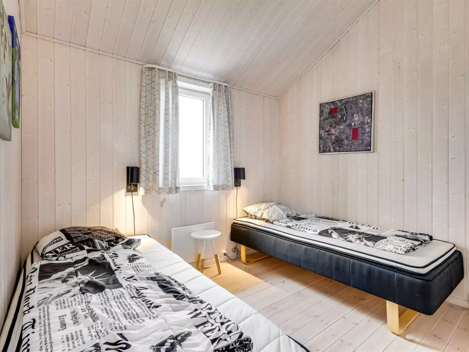 "Mara" -  from the sea-Binnen