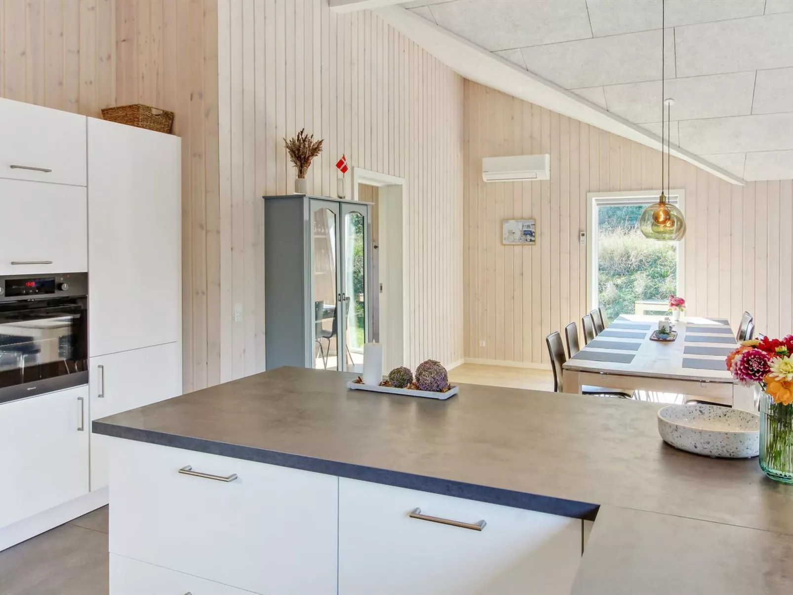 "Anuk" - 2.3km from the sea-Binnen