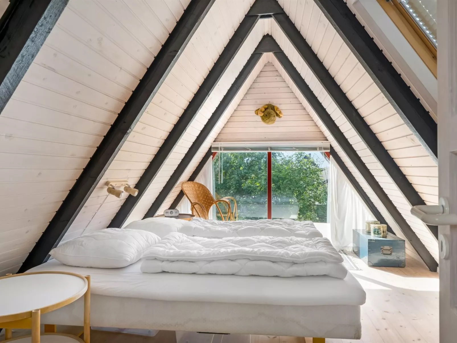 "Vladanka" -  from the sea-Binnen