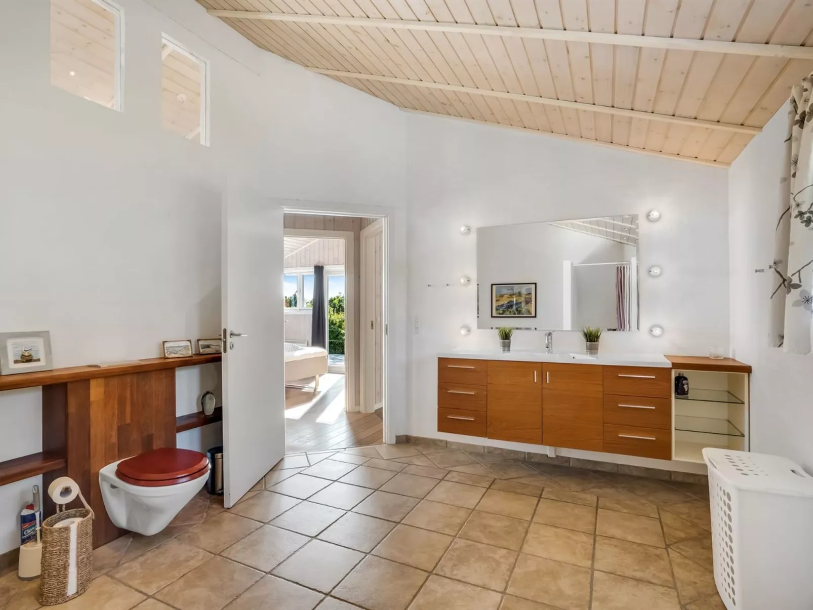 "Eljas" - 200m to the fjord-Binnen