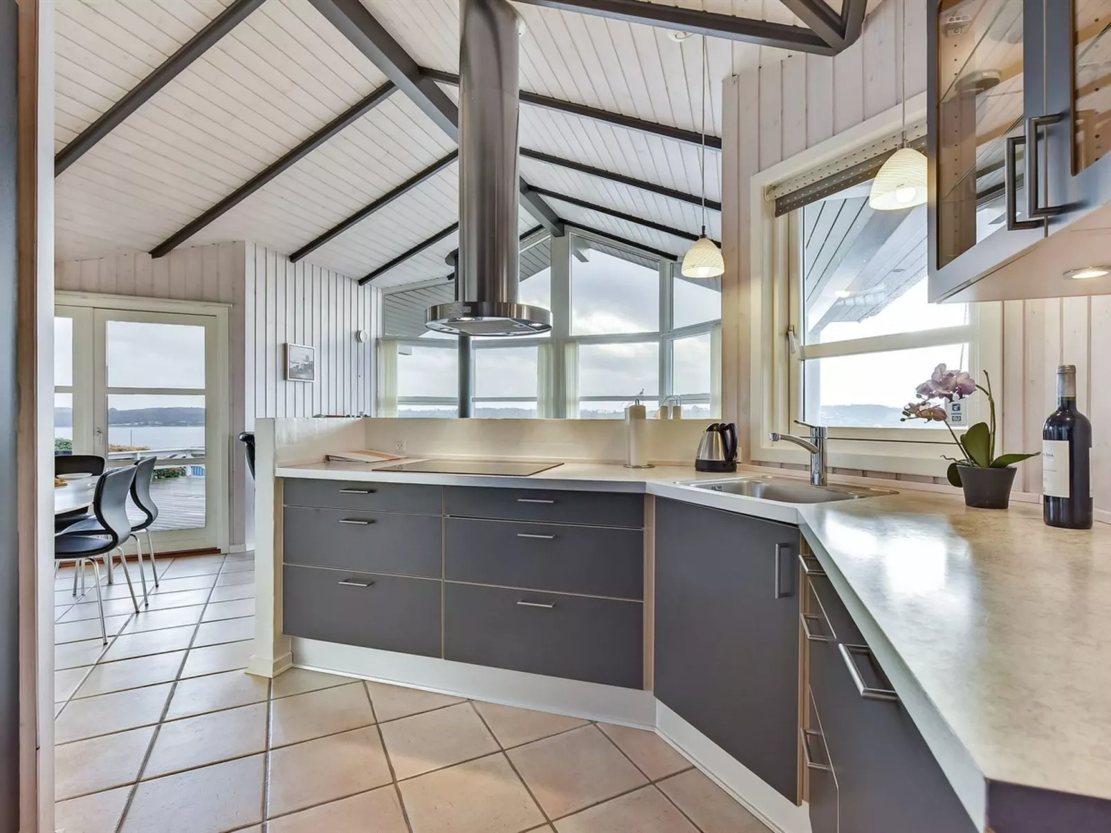 "Maj" - 150m from the sea-Binnen