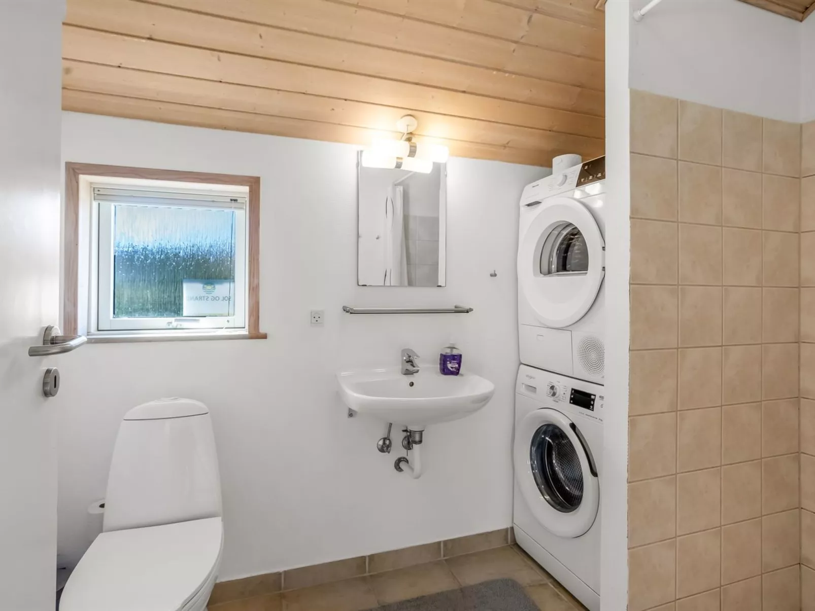 "Enid" - 700m from the sea-Binnen