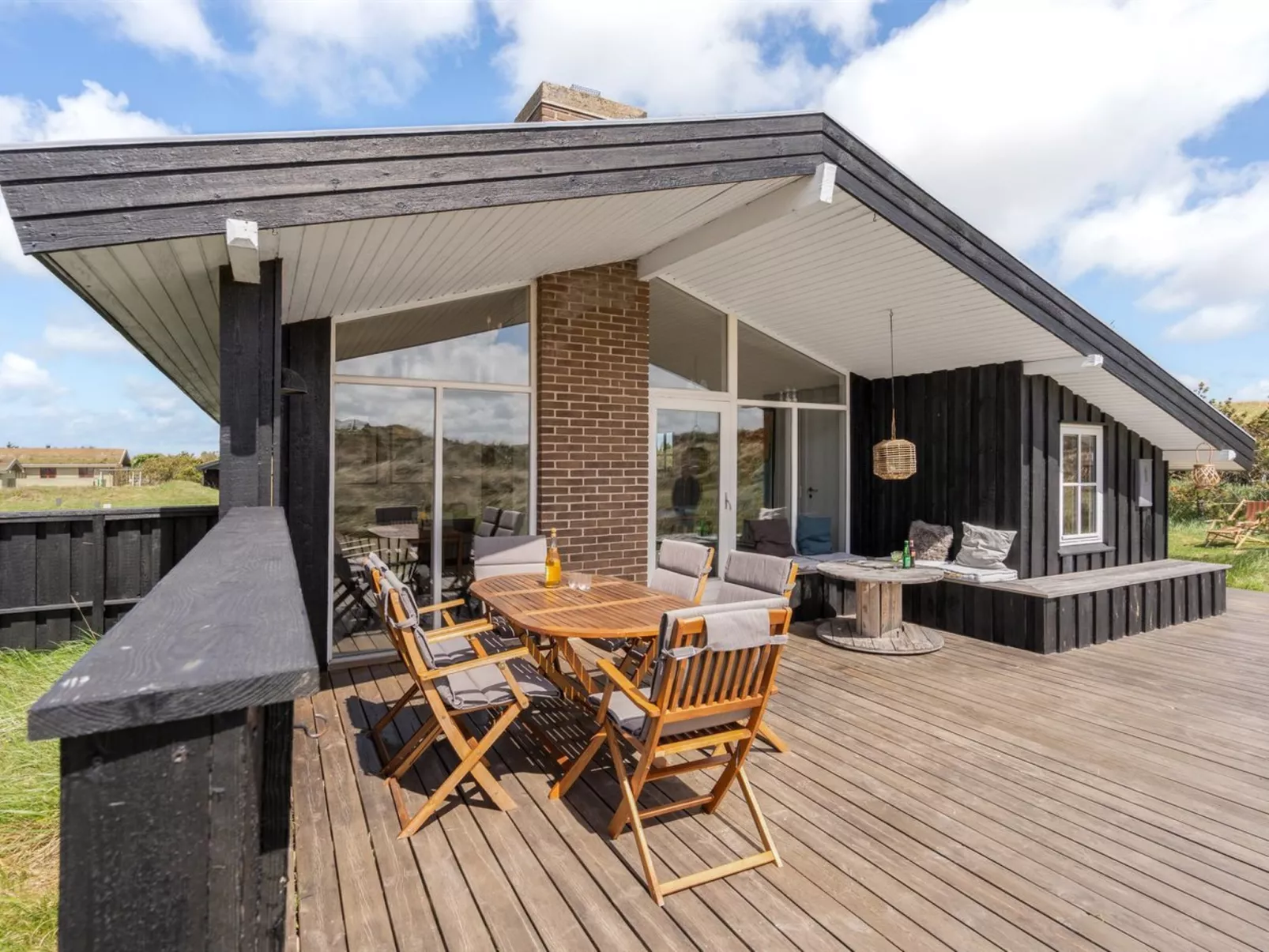 "Driss" - 500m from the sea-Buiten