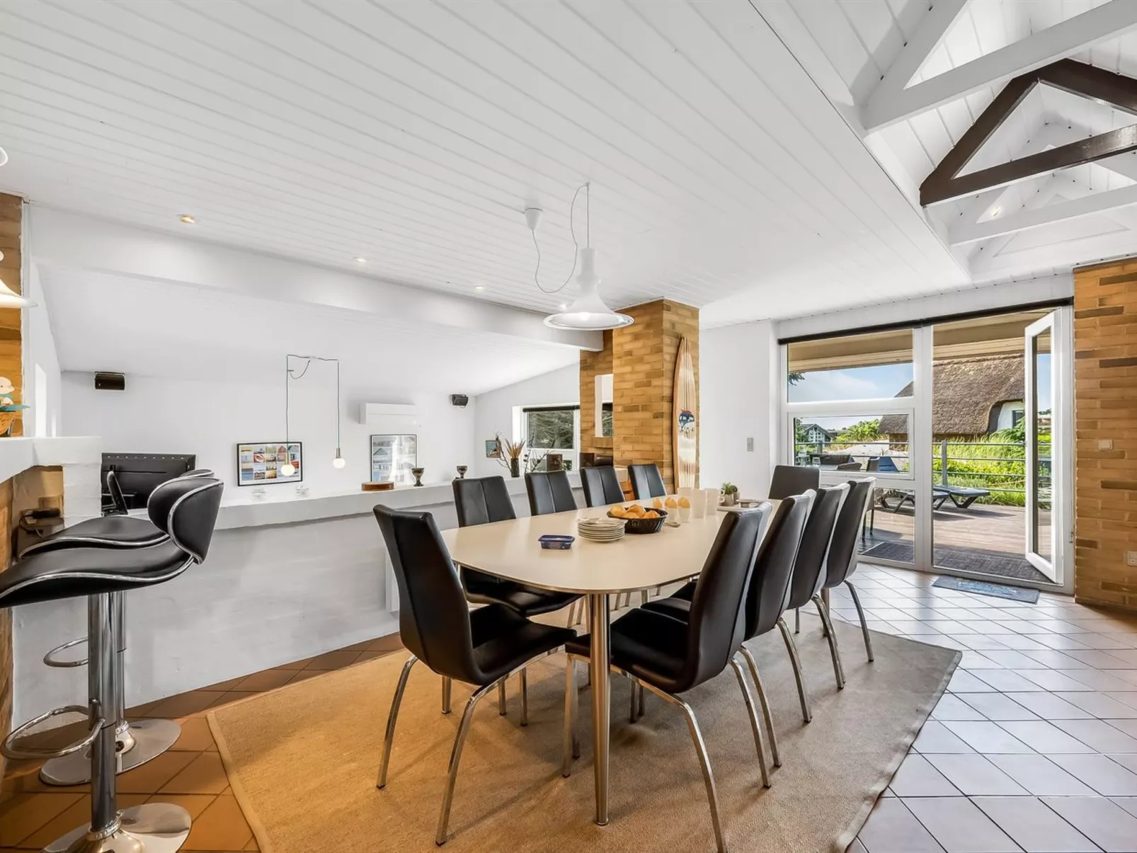 "Ewy" - 300m from the sea-Binnen