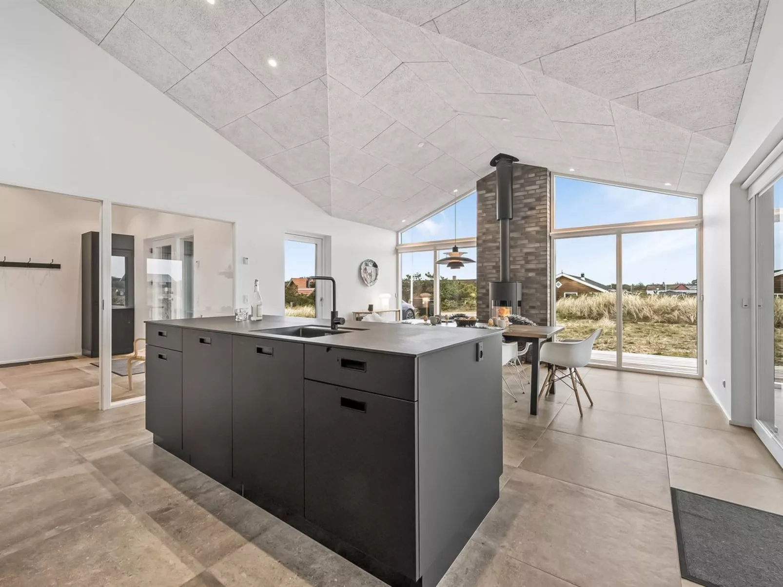 "Chenoa" - 350m from the sea-Binnen