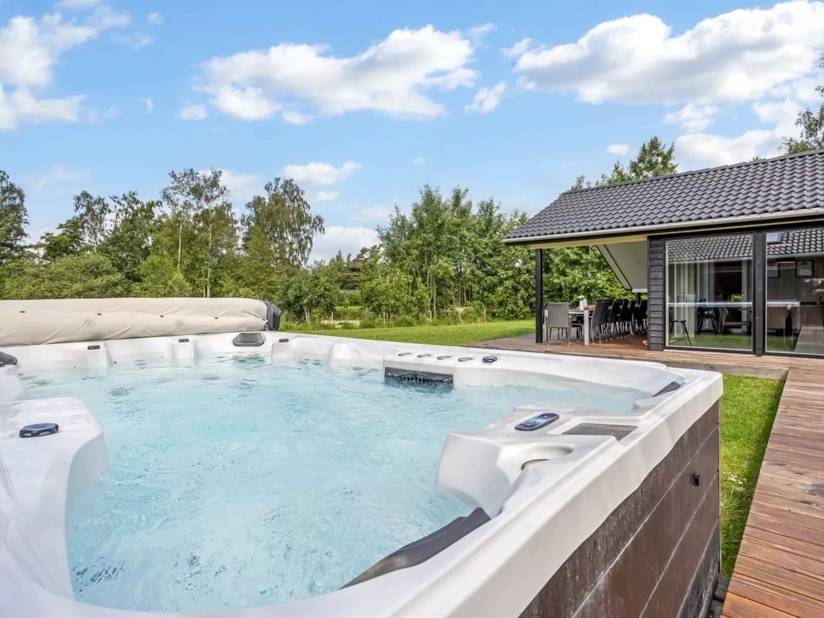 "Matild" - 400m from the sea-Binnen