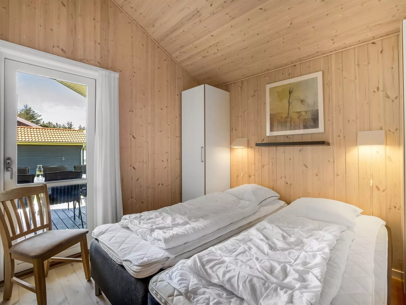 "Ernesta" -  from the sea-Binnen