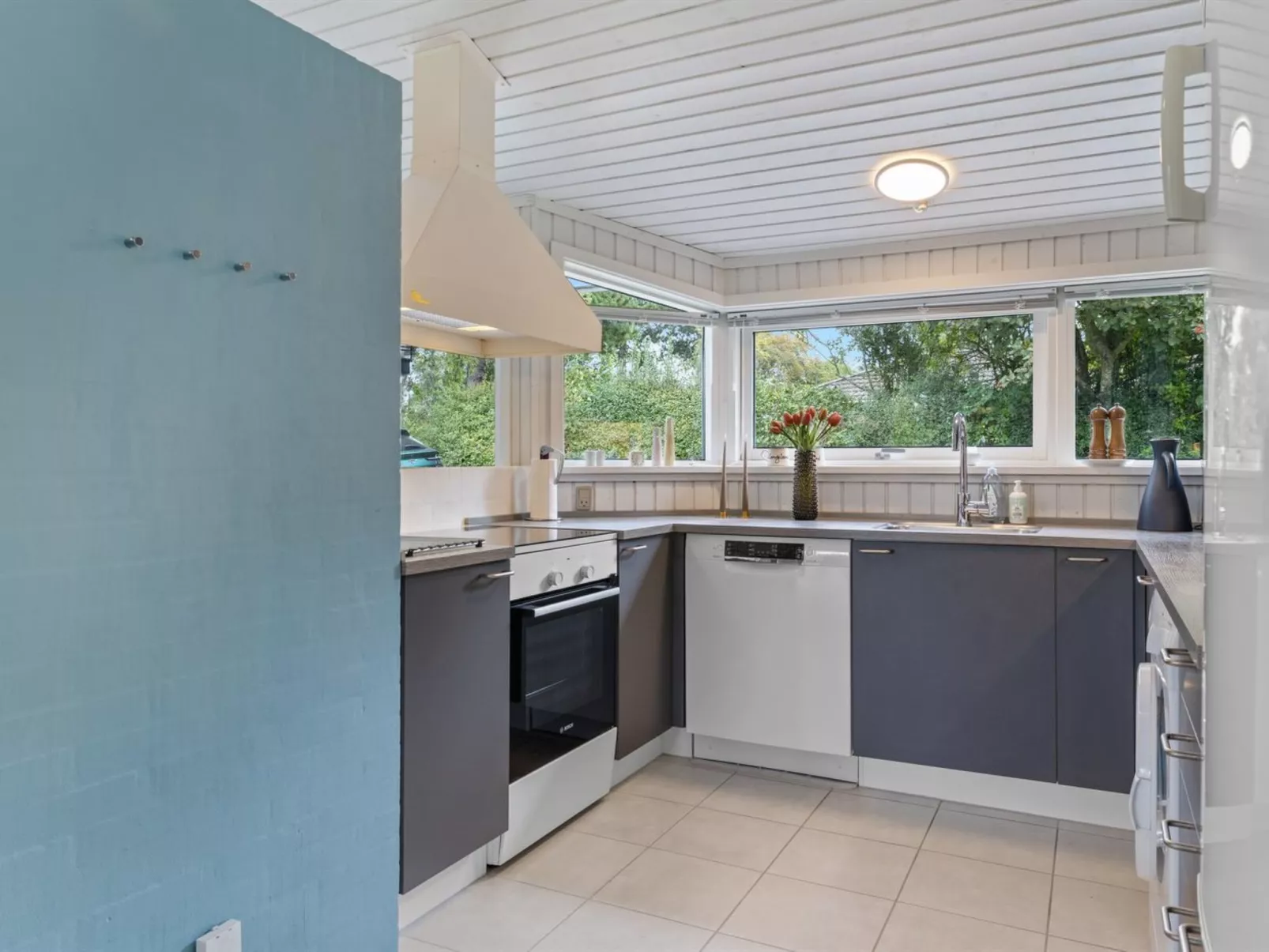 "Tanita" - 450m from the sea-Binnen