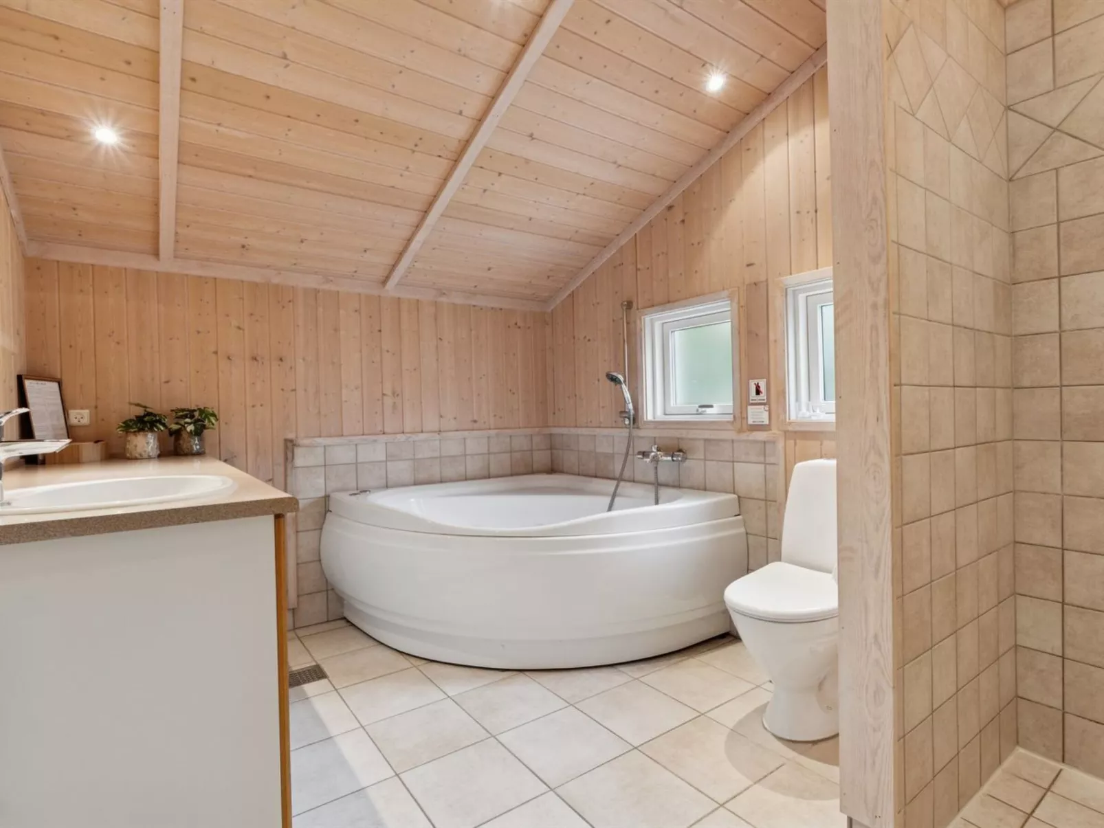 "Erko" - 575m from the sea-Binnen