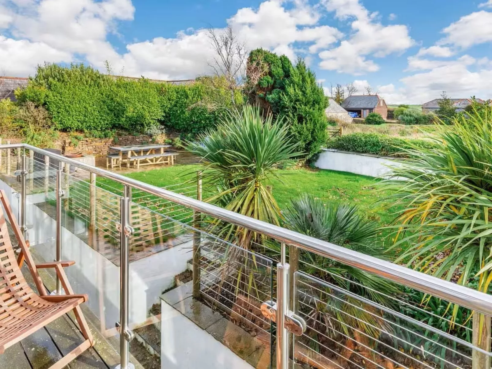 Dingles Cottage-Buiten