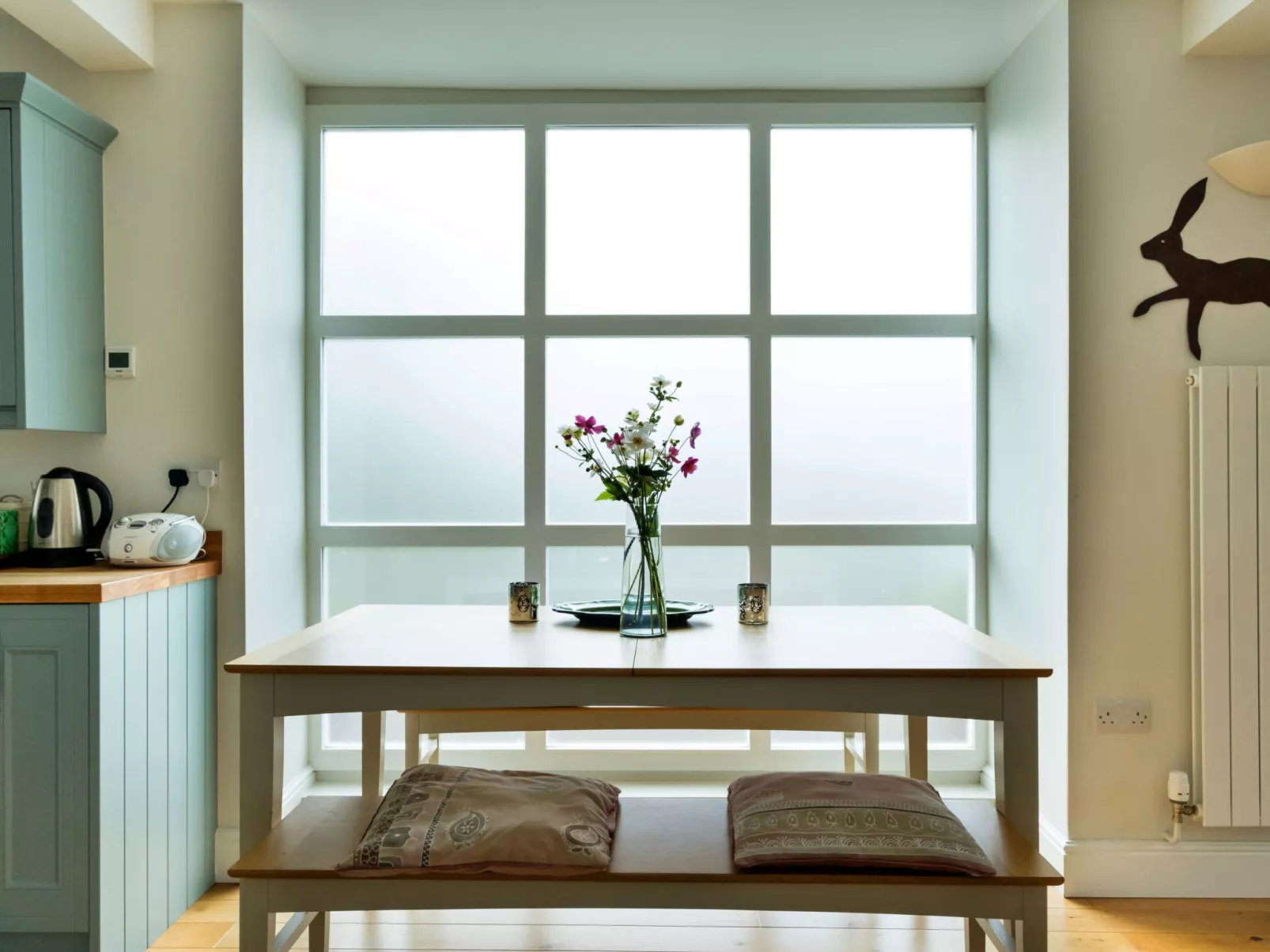 Coach House Wellbeing Retreat-Binnen