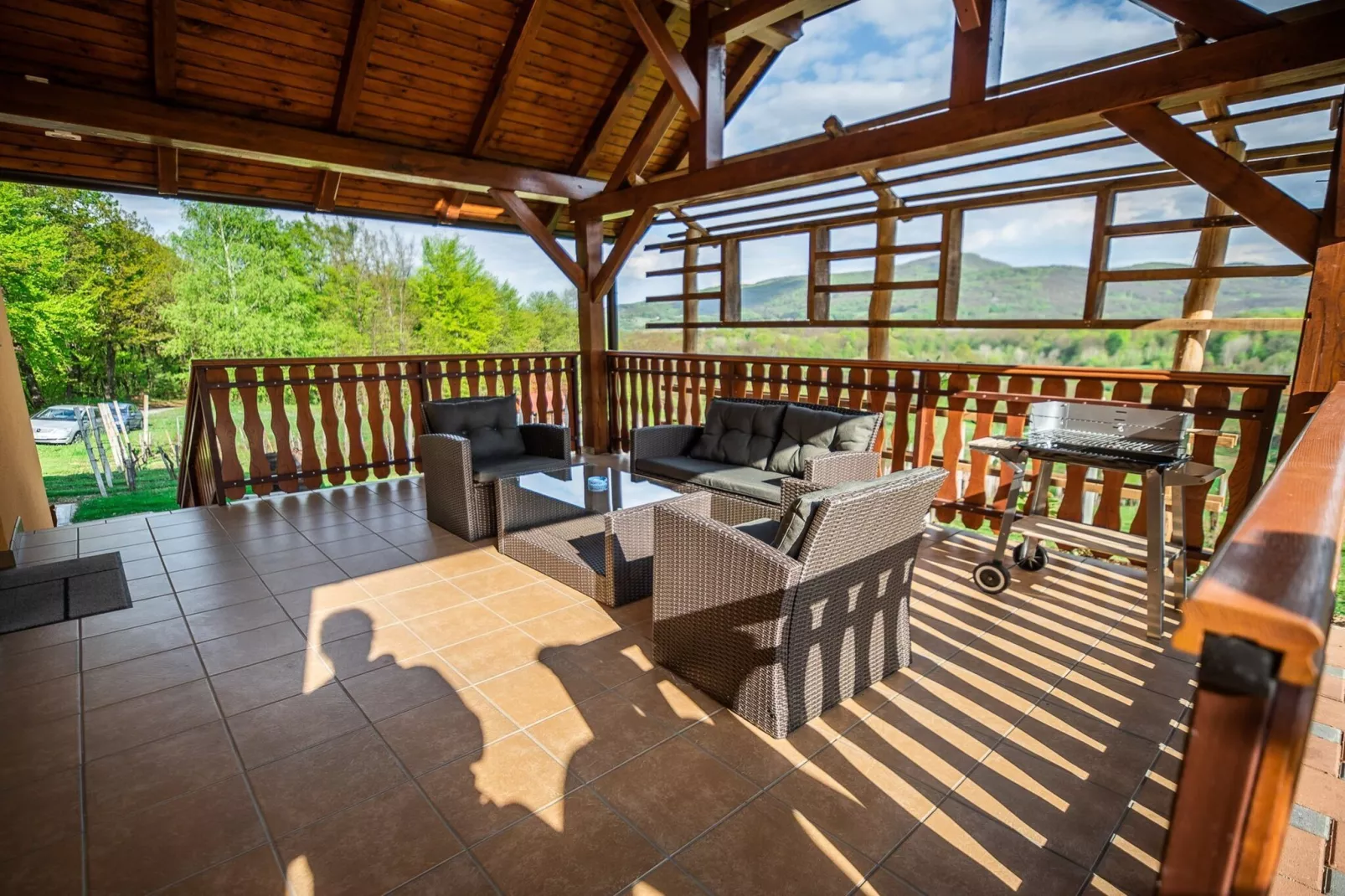 Golden Horizon Holiday Home with Terrace and Garden - One Bedroom Holiday Home with Terrace and Garden-Terrasbalkon