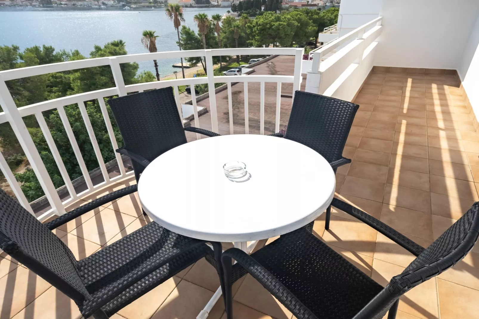 Hotel Issa - Double Room Sea View 8 - Terrasbalkon