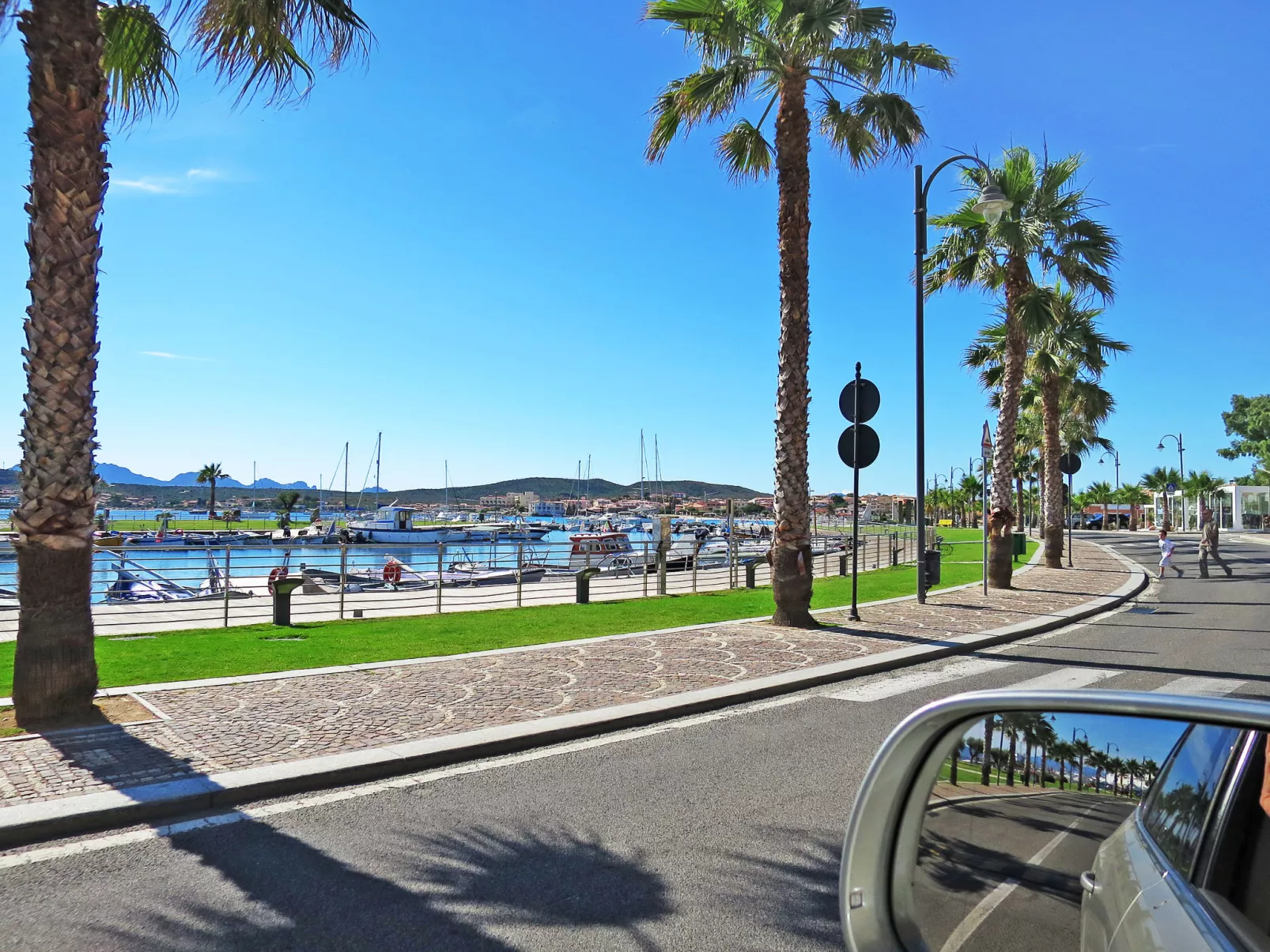 Iris 5, Terza Spiaggia-Omgeving