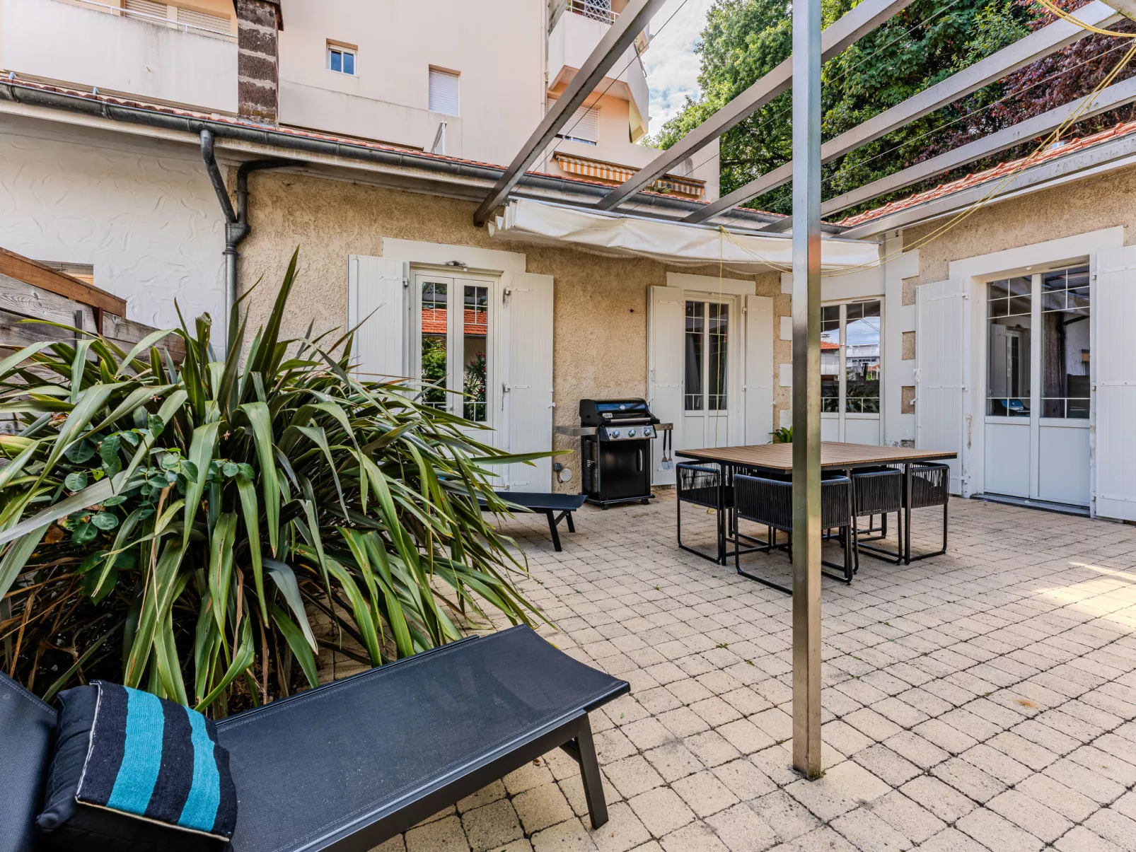 Côté Bassin-Buiten