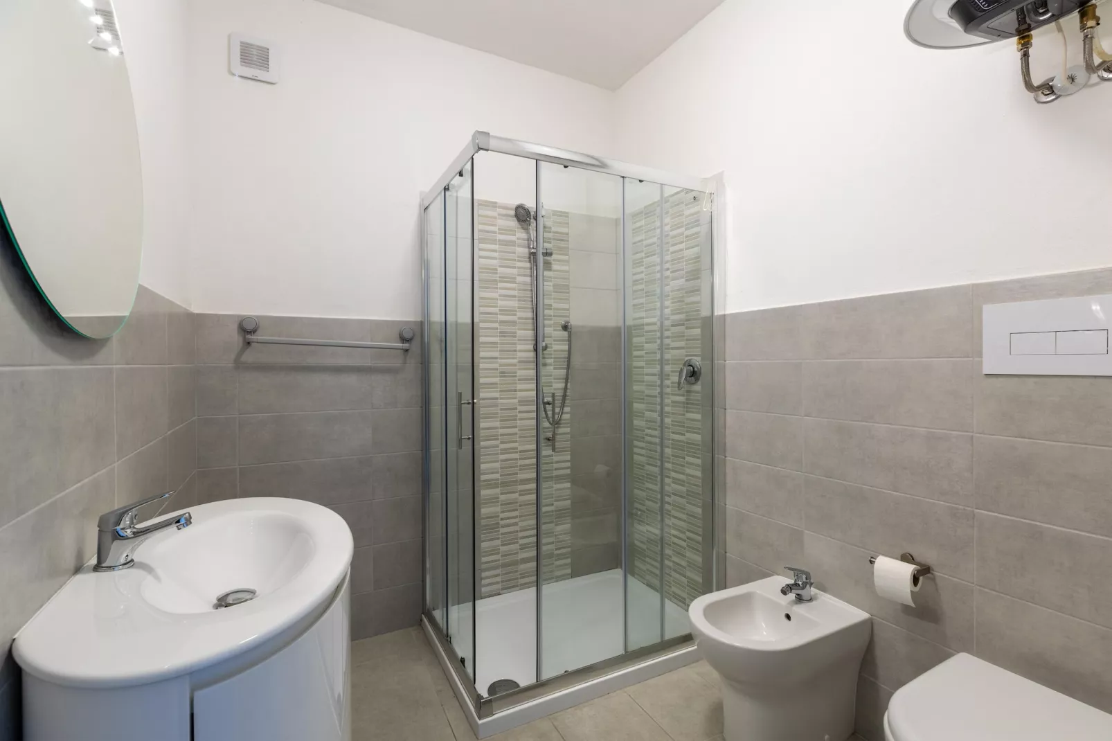 TRILO 1 LI RUSSI-Badkamer