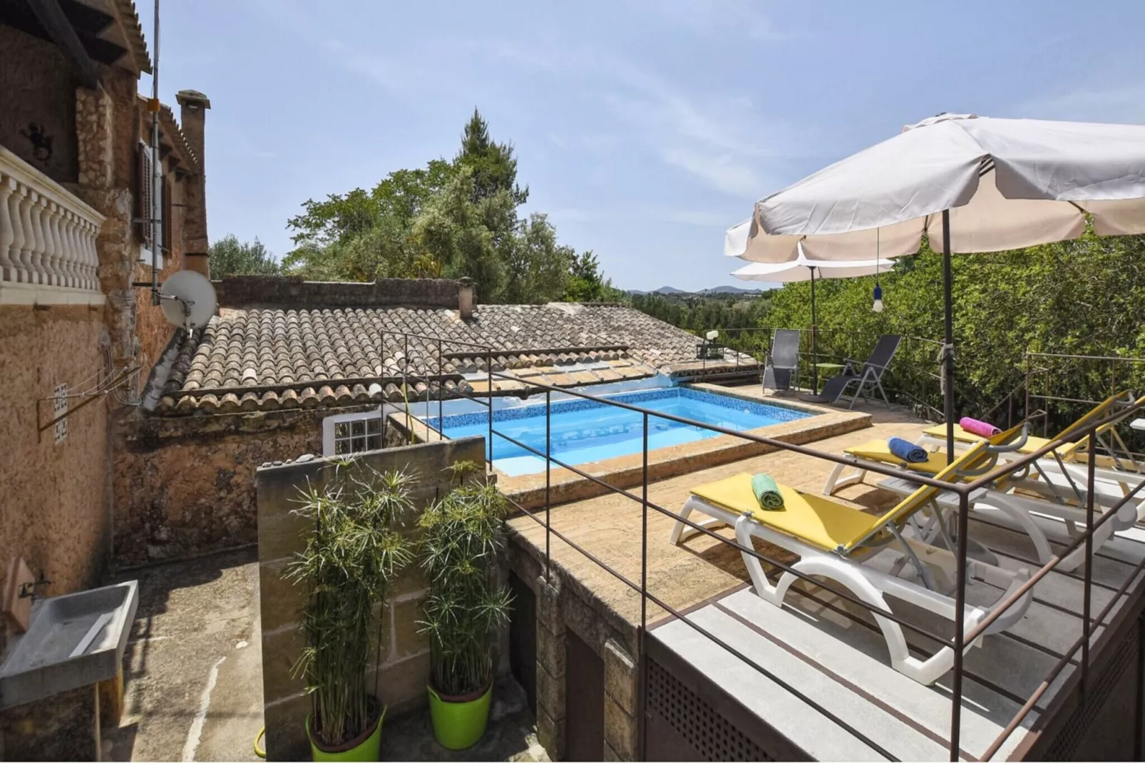 Montserrat-Uitzicht zomer