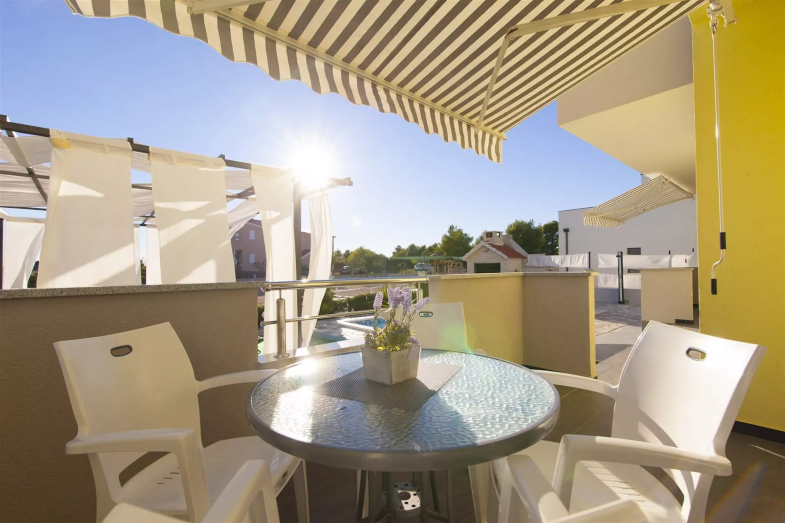 Sea view Villa Brodarica-Terrasbalkon