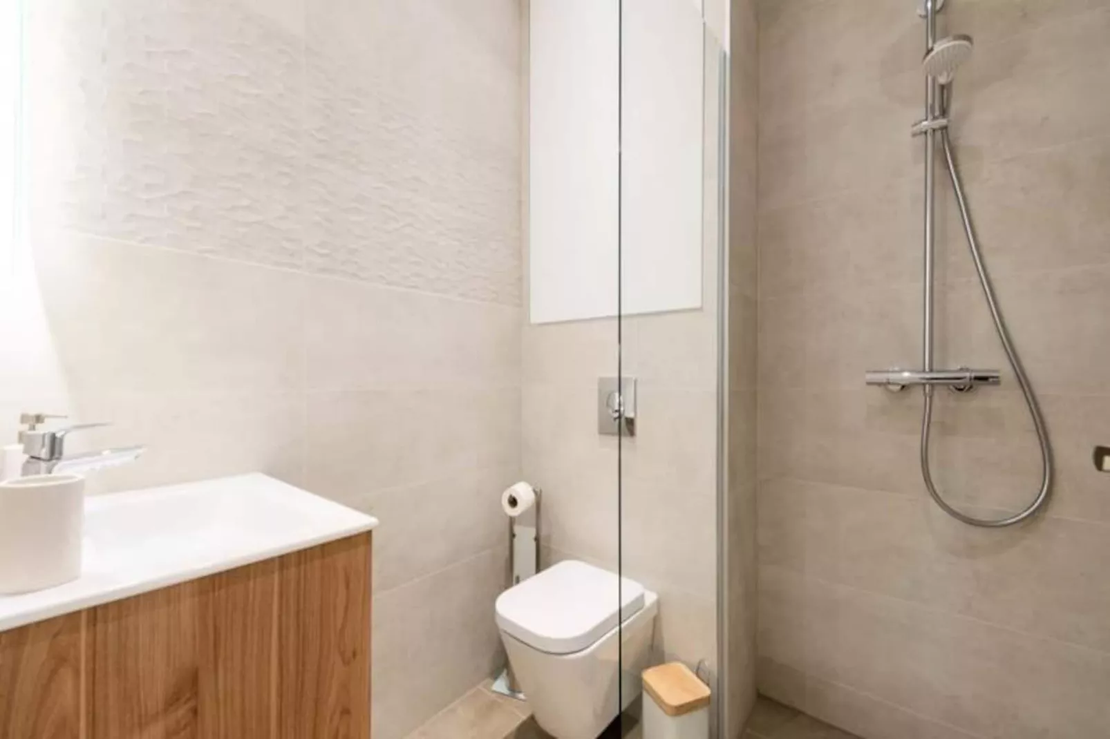 Résidence 3p Avec Balcons, 3min Du Palais Des Congr&egrave;s-Niet-getagd