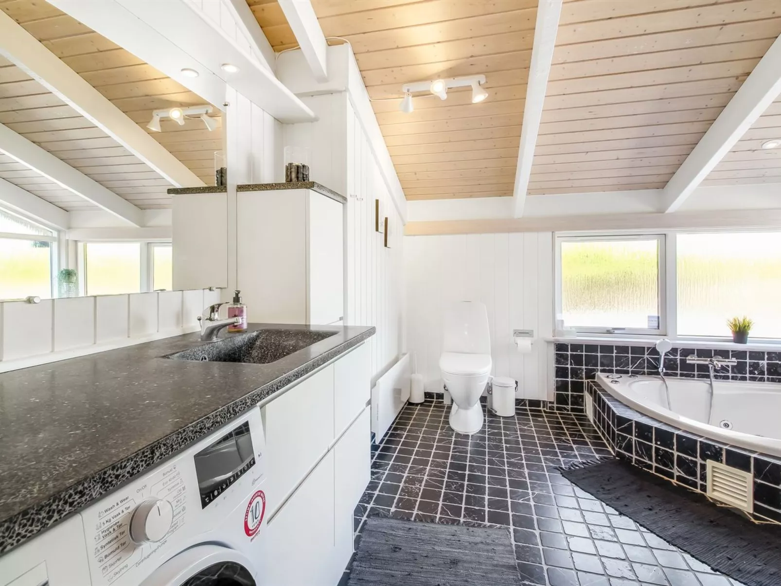 "Elvan" - 450m from the sea-Binnen