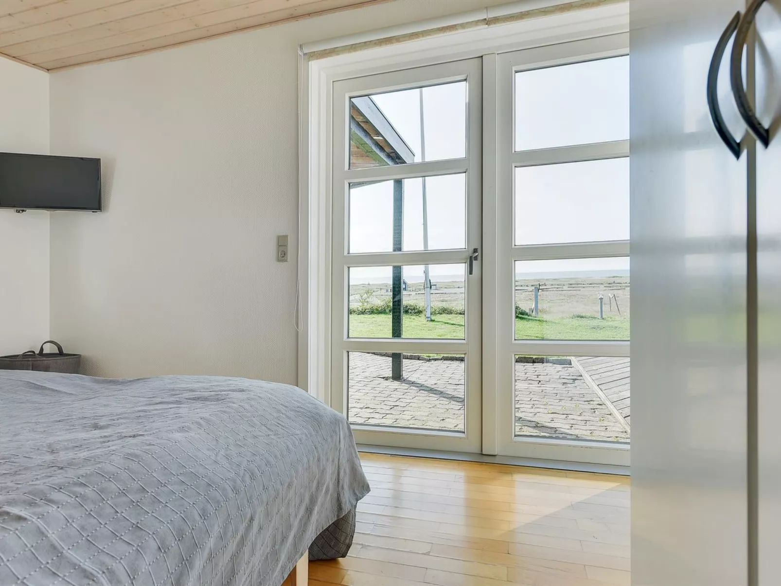 "Kaapo" - 300m from the sea-Binnen