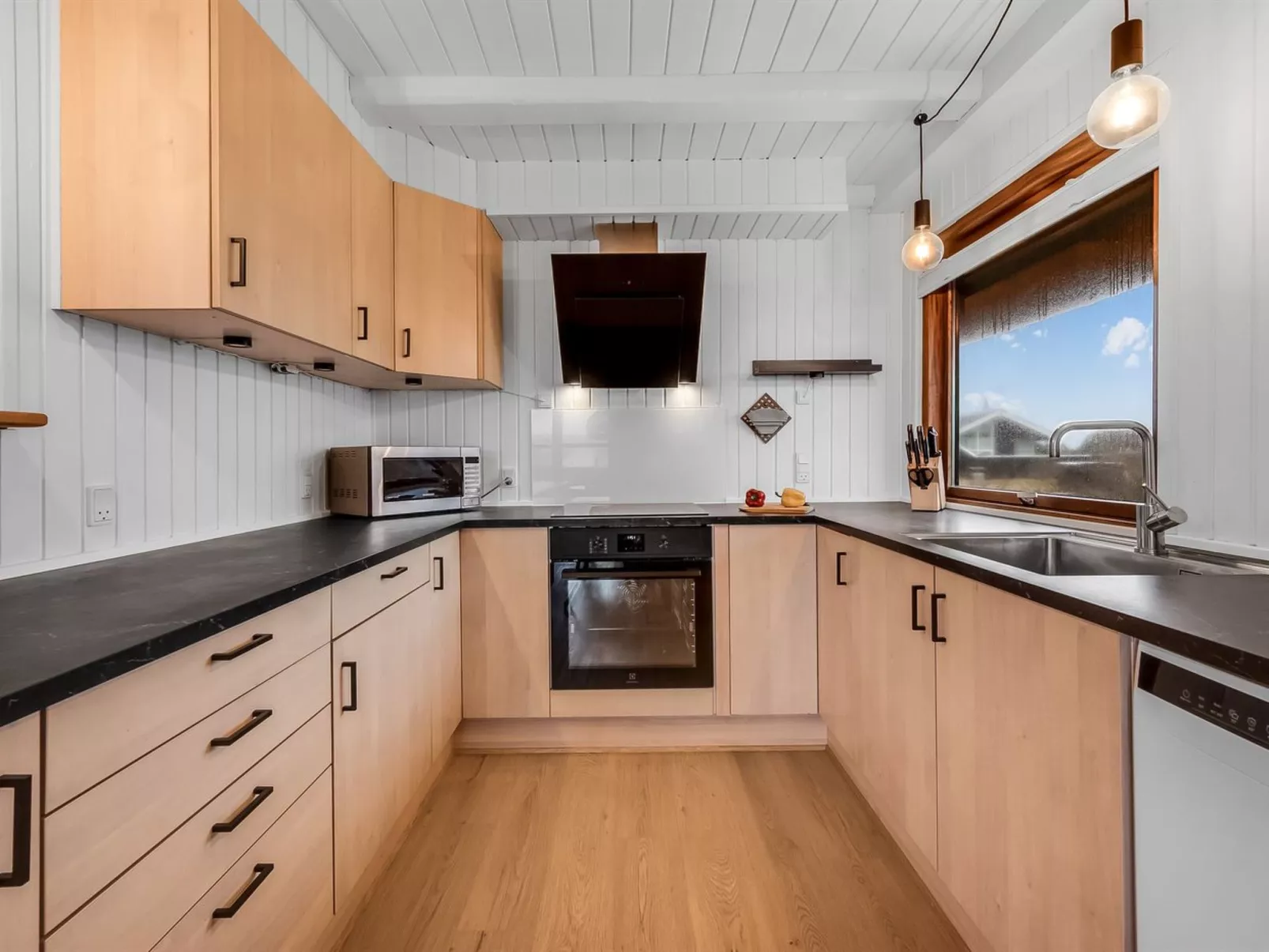 "Kristanna" - 150m from the sea-Binnen