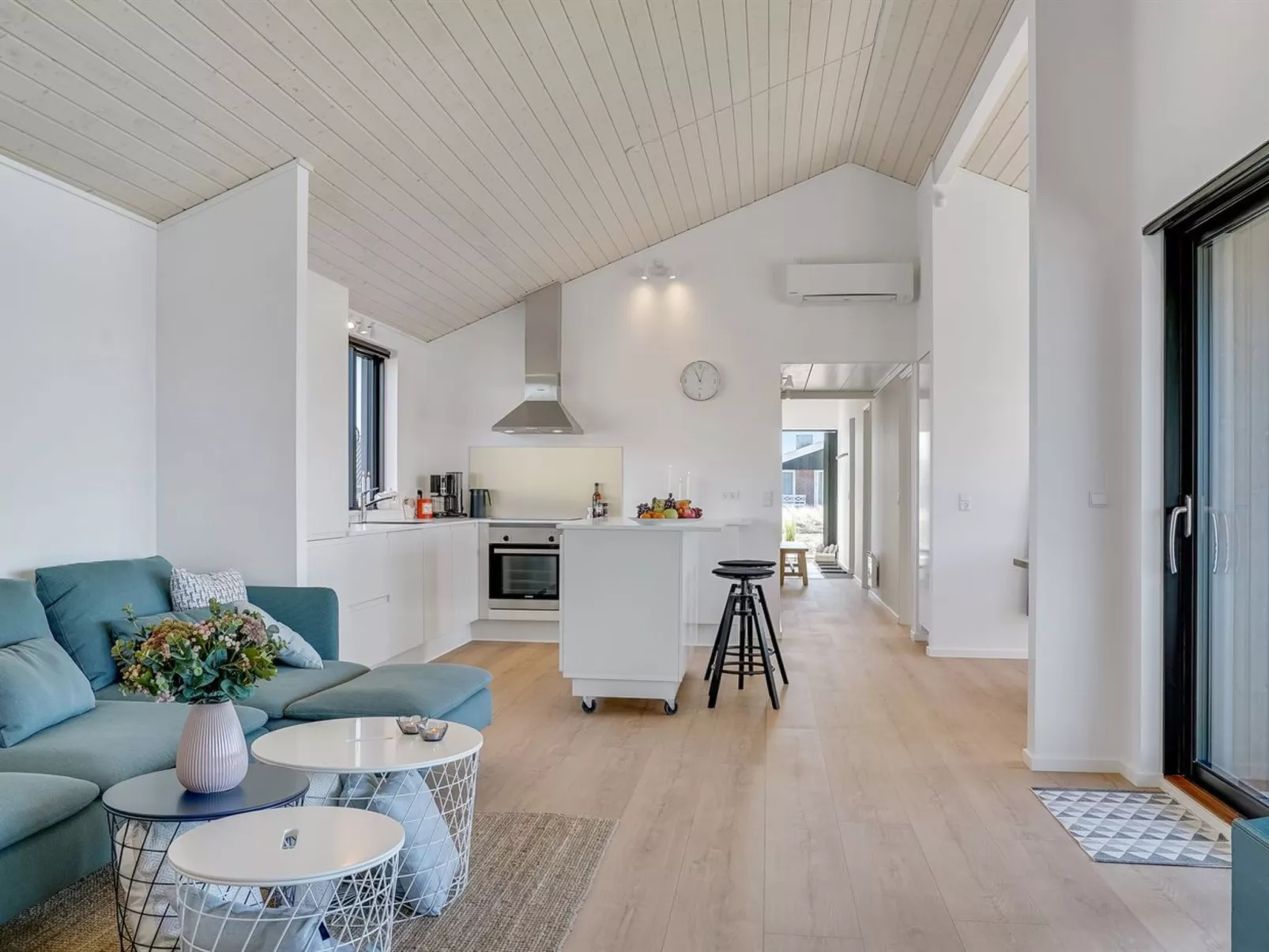 "Aiko" - 50m from the sea-Binnen