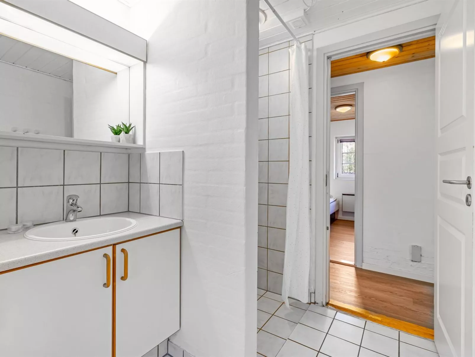 "Marilisa" - 700m to the fjord-Binnen