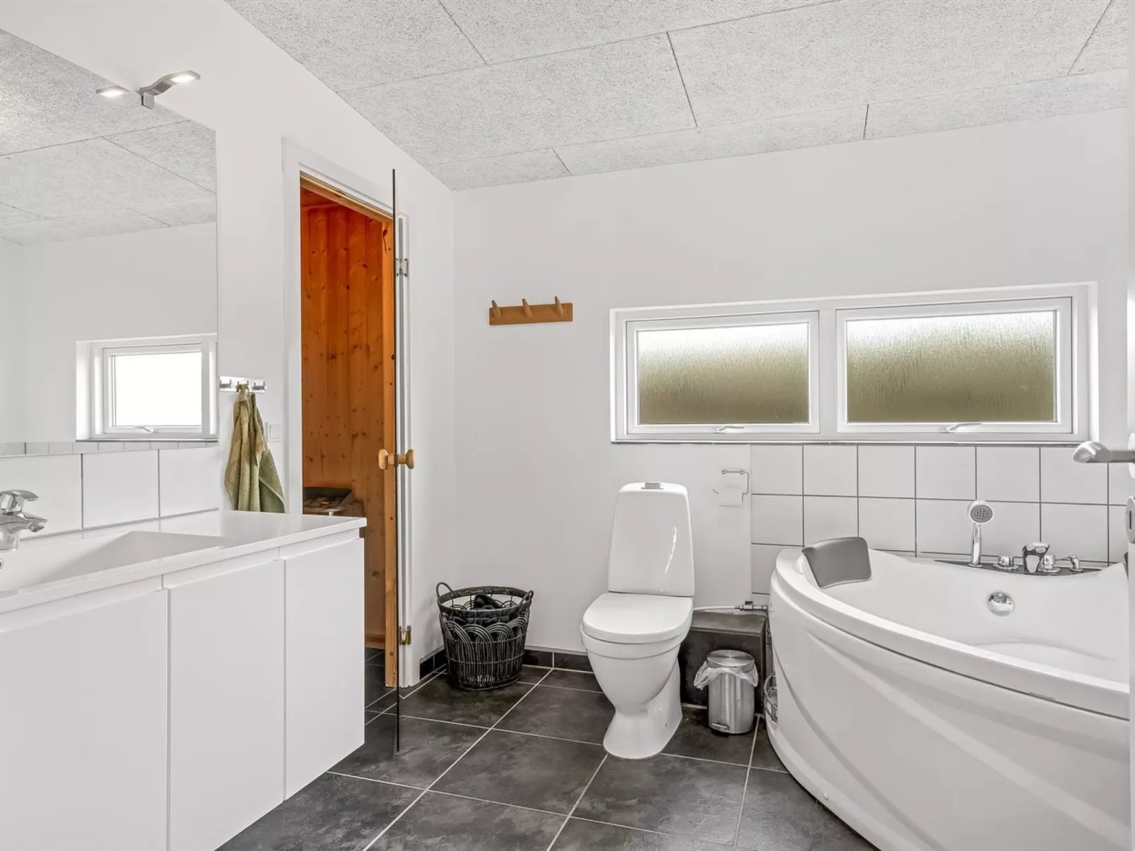 "Pontus" - 400m from the sea-Binnen