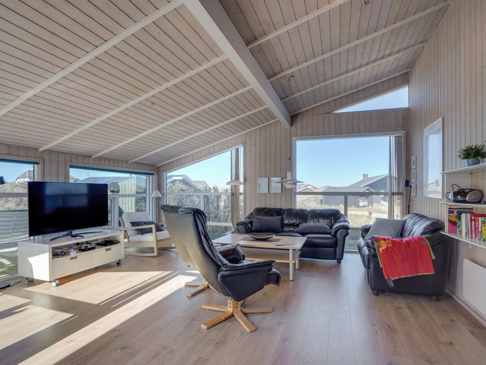 "Wighman" -  from the sea-Binnen