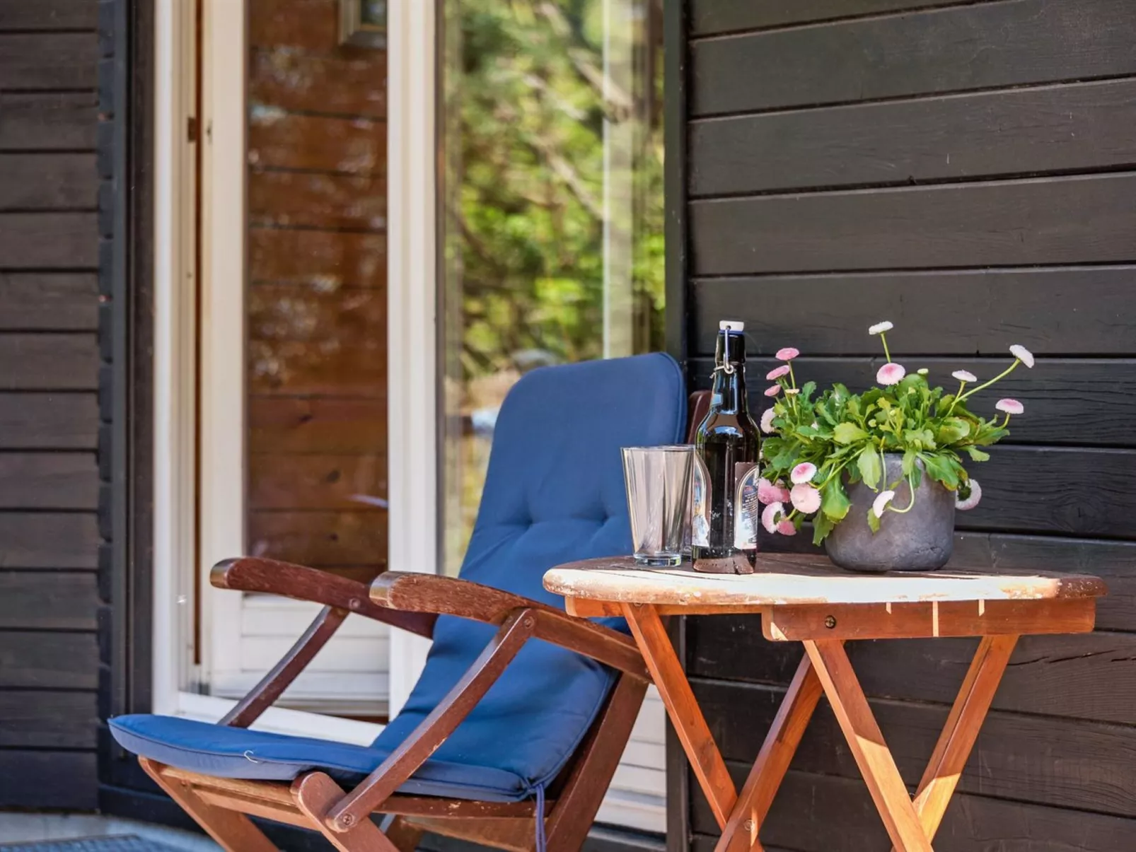 "Jorina" - 700m to the fjord-Buiten