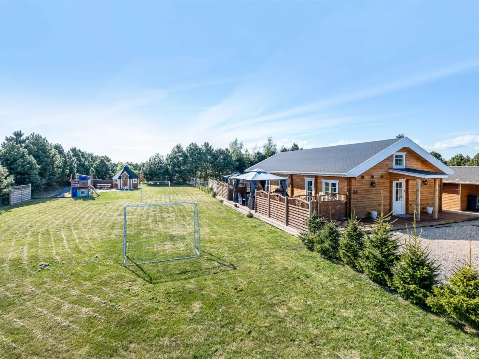 "Vicktoria" - 1.5km from the sea-Buiten