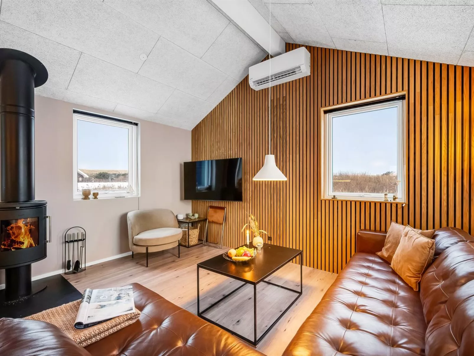 "Ivar" - 300m from the sea-Binnen