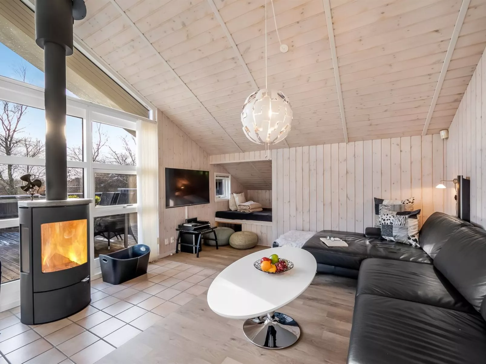 "Cristiana" - 1km to the fjord-Binnen