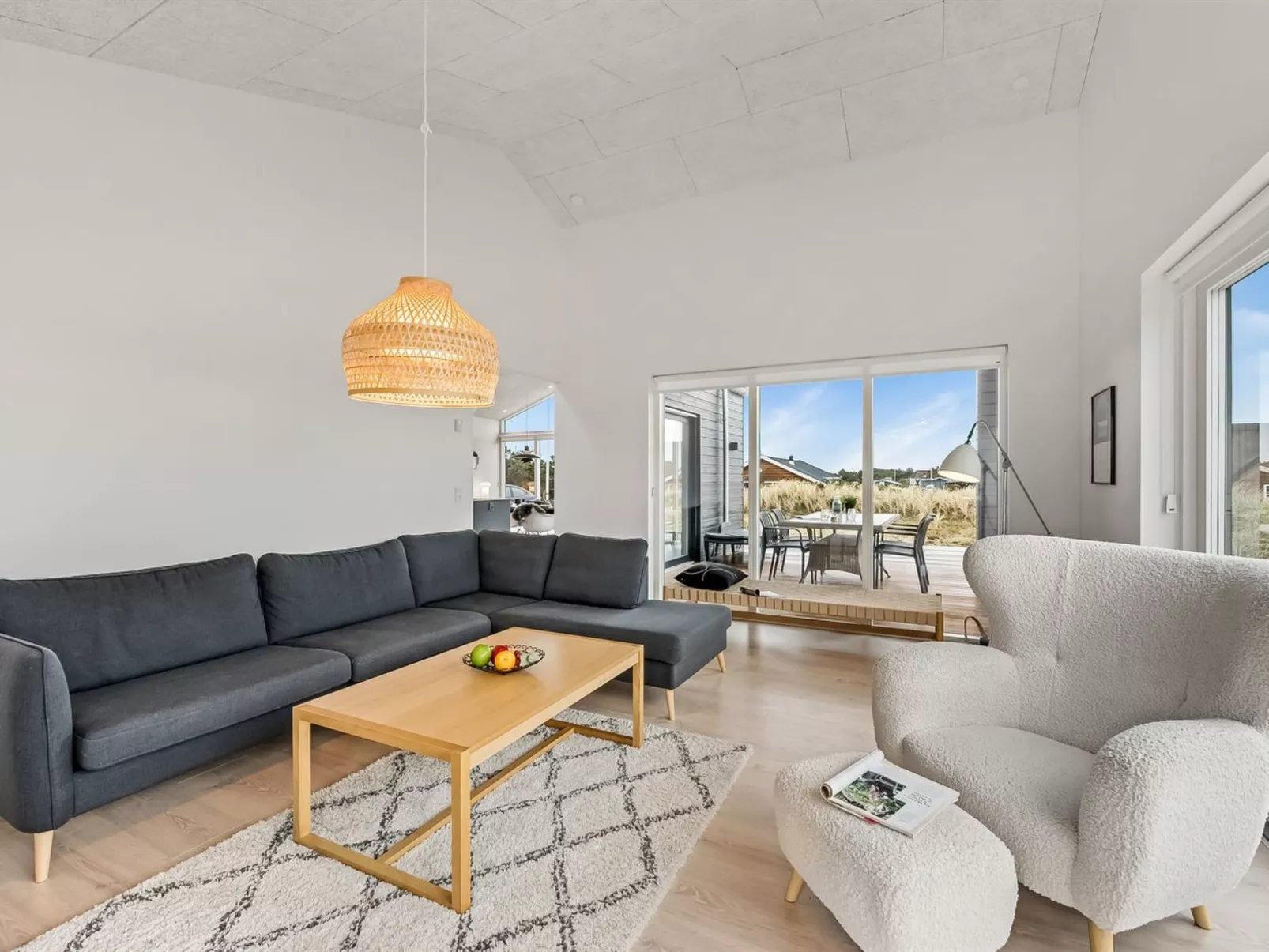 "Chenoa" - 350m from the sea-Binnen