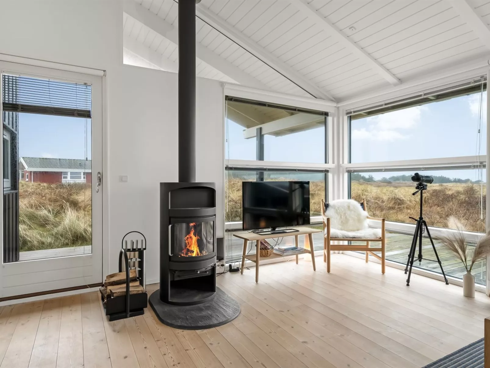 "Nuka" - 400m from the sea-Binnen