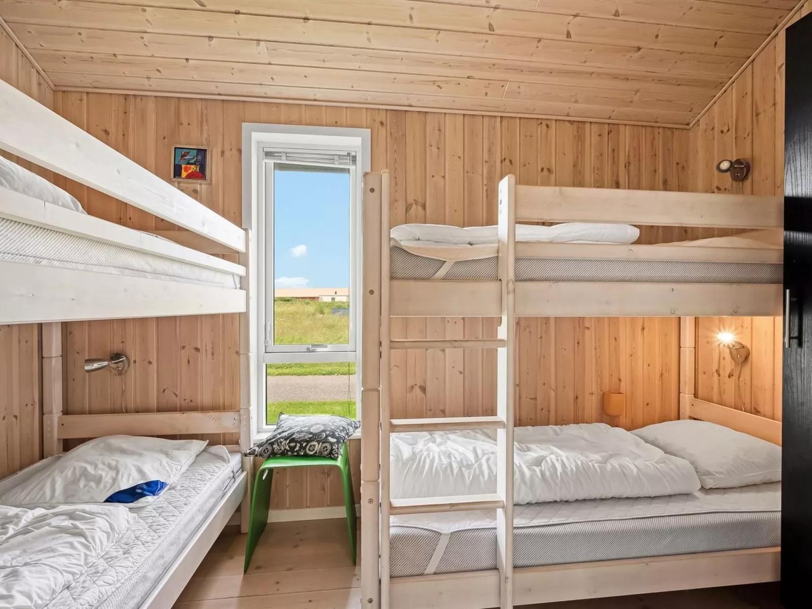 "Felicita" -  from the sea-Binnen